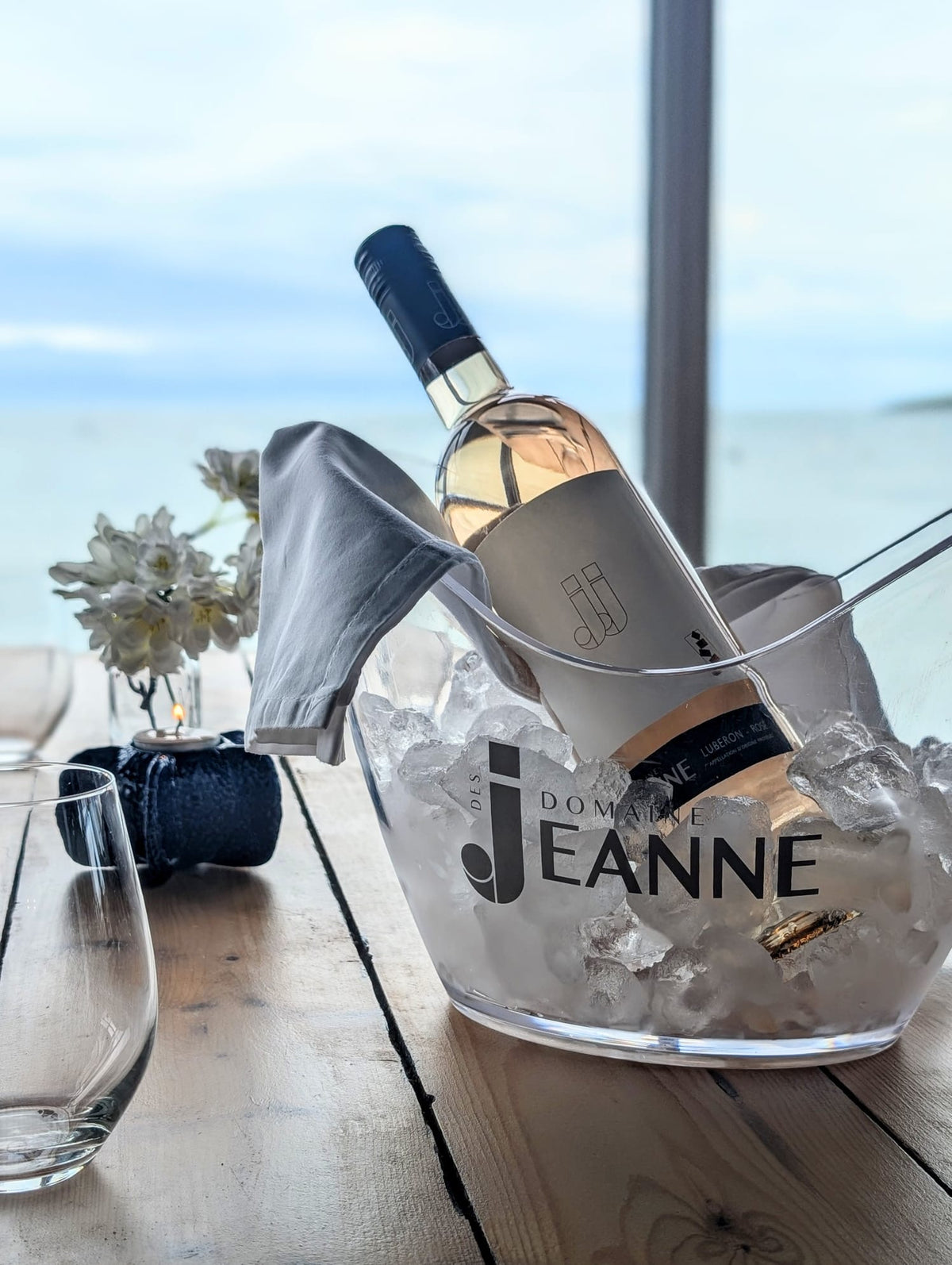 JJ Rosé on ice at a Sip & Paint event in Abersoch